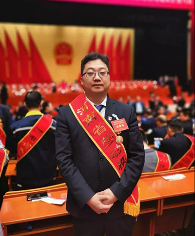 喜報(bào)！設(shè)備公司總經(jīng)理王鍇榮獲“河南省勞動(dòng)模范”稱(chēng)號(hào)